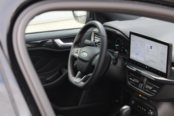 Ford FOCUS Wagon 1.0 EcoBoost Hybrid ST Line | Adaptive cruise control | Winter Pack | All season banden