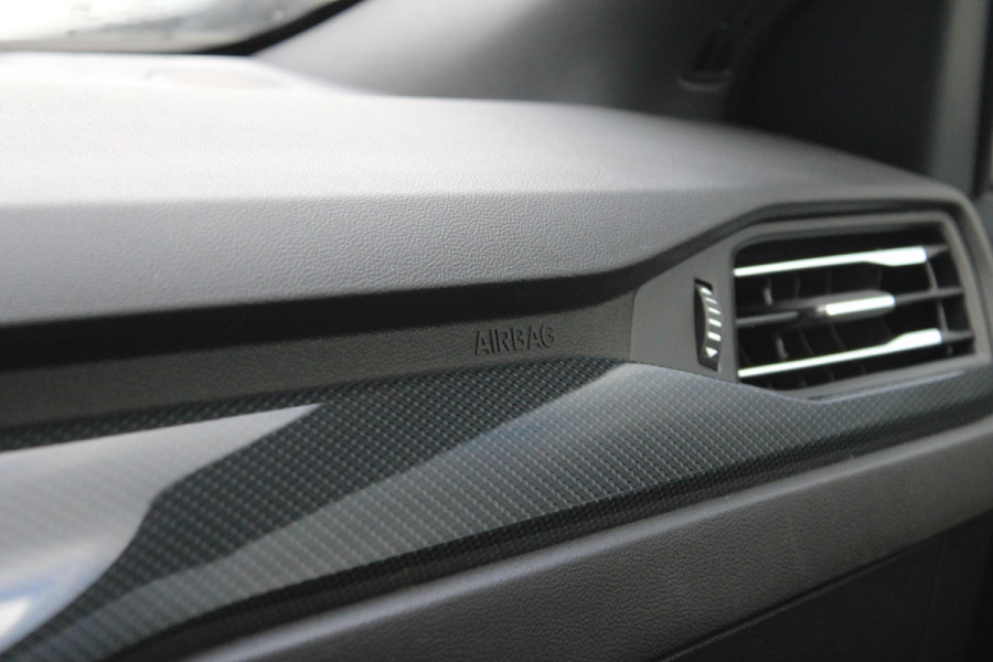 Ford FOCUS Wagon 1.0 EcoBoost Hybrid ST Line | Adaptive cruise control | Winter Pack | All season banden