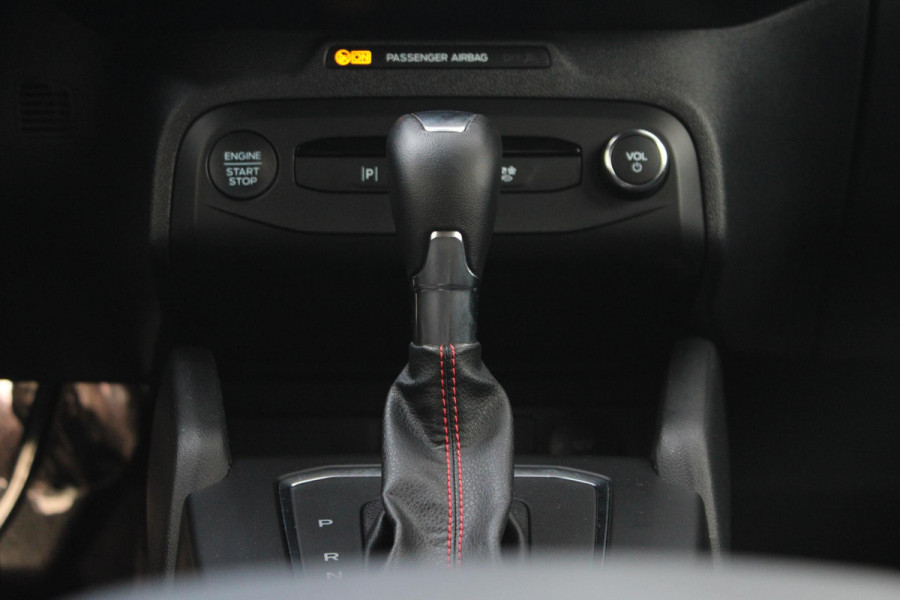 Ford FOCUS Wagon 1.0 EcoBoost Hybrid ST Line | Adaptive cruise control | Winter Pack | All season banden