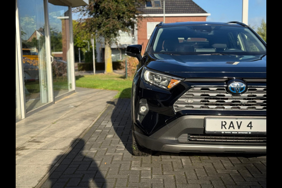 Toyota RAV4 2.5 Hybrid 222pk AWD Dynamic | Navigatie, Stoel + Stuurverwarming, 18 inch, Apple CarPlay/Android Auto, 1.650KG Trekgewicht