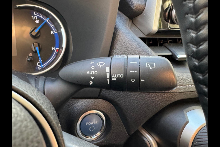 Toyota RAV4 2.5 Hybrid 222pk AWD Dynamic | Navigatie, Stoel + Stuurverwarming, 18 inch, Apple CarPlay/Android Auto, 1.650KG Trekgewicht