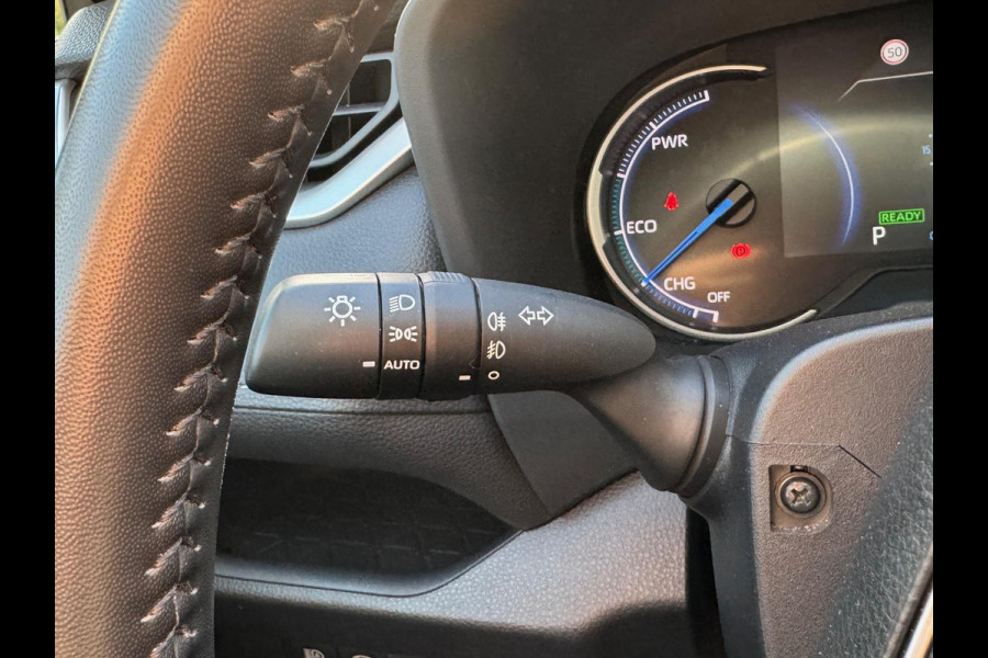 Toyota RAV4 2.5 Hybrid 222pk AWD Dynamic | Navigatie, Stoel + Stuurverwarming, 18 inch, Apple CarPlay/Android Auto, 1.650KG Trekgewicht