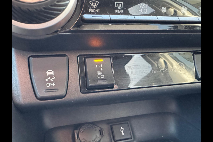 Toyota RAV4 2.5 Hybrid 222pk AWD Dynamic | Navigatie, Stoel + Stuurverwarming, 18 inch, Apple CarPlay/Android Auto, 1.650KG Trekgewicht