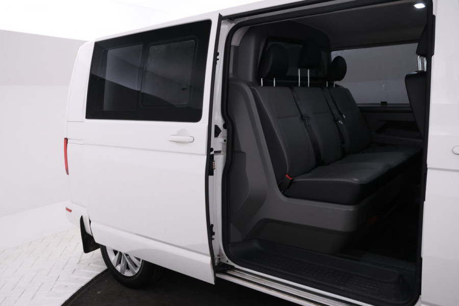 Volkswagen Transporter 2.0 TDI L1H1 26 Volleder, Dubbel cabine, Navigatie