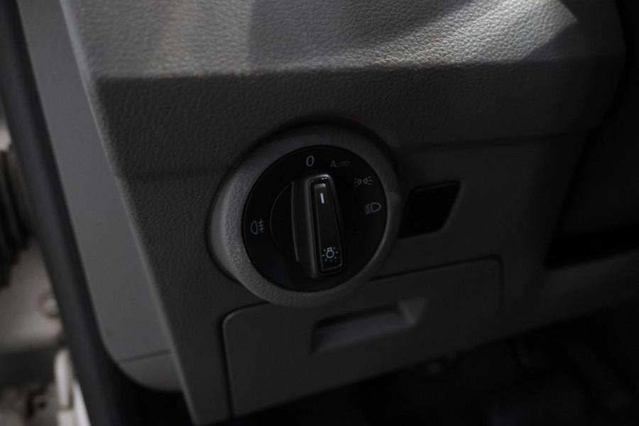 Volkswagen Transporter 2.0 TDI L1H1 26 Volleder, Dubbel cabine, Navigatie
