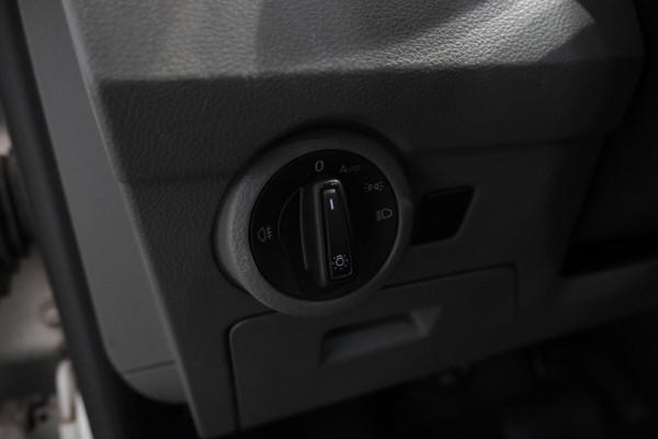 Volkswagen Transporter 2.0 TDI L1H1 26 Volleder, Dubbel cabine, Navigatie