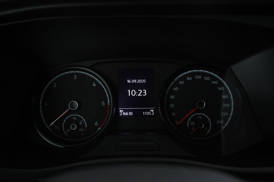 Volkswagen Transporter 2.0 TDI L1H1 26 Volleder, Dubbel cabine, Navigatie