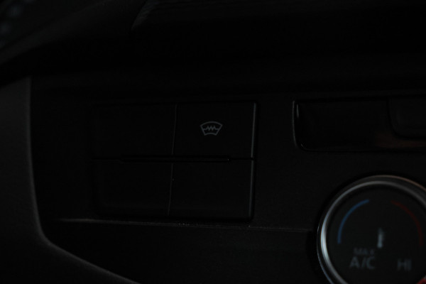 Volkswagen Transporter 2.0 TDI L1H1 26 Volleder, Dubbel cabine, Navigatie
