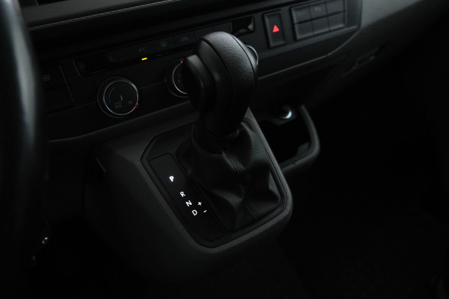 Volkswagen Transporter 2.0 TDI L1H1 26 Volleder, Dubbel cabine, Navigatie