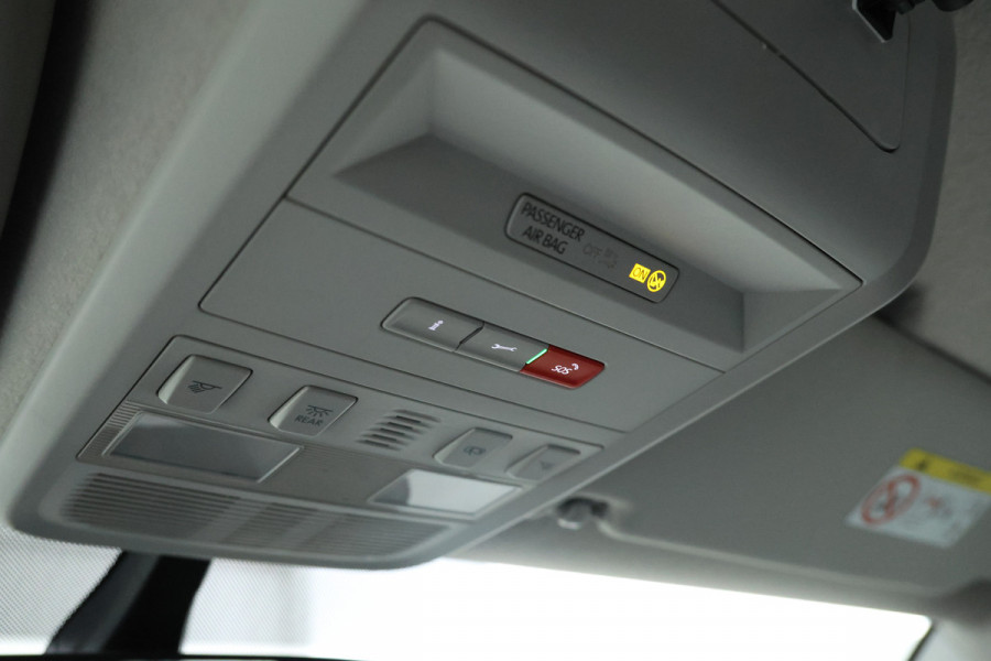 Volkswagen Transporter 2.0 TDI L1H1 26 Volleder, Dubbel cabine, Navigatie