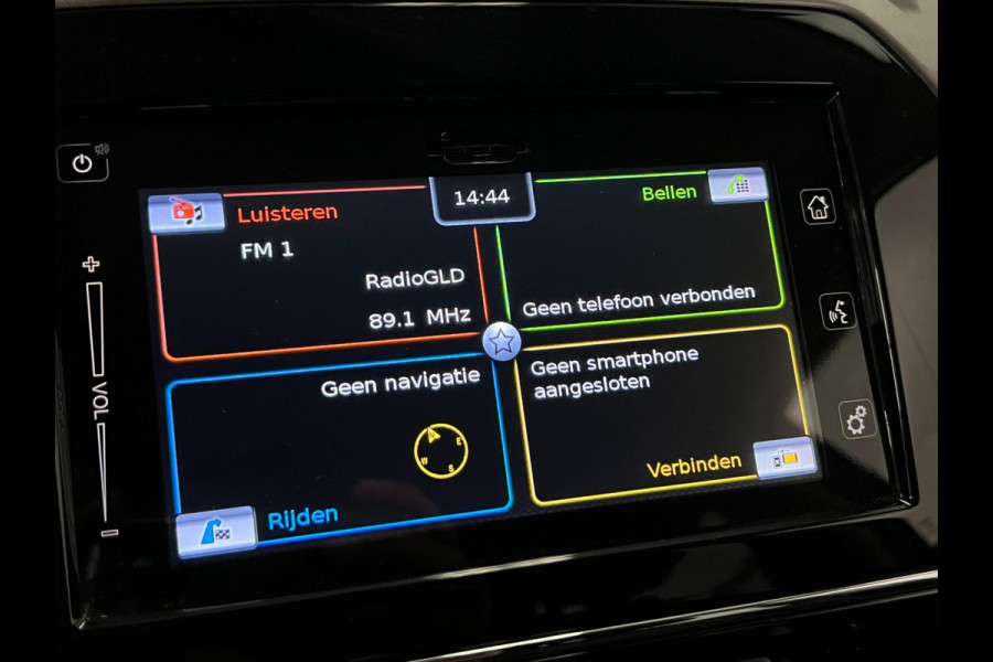 Suzuki Vitara 1.6 Exclusive / NL-auto / Navi / Trekhaak / Stoelverwarming