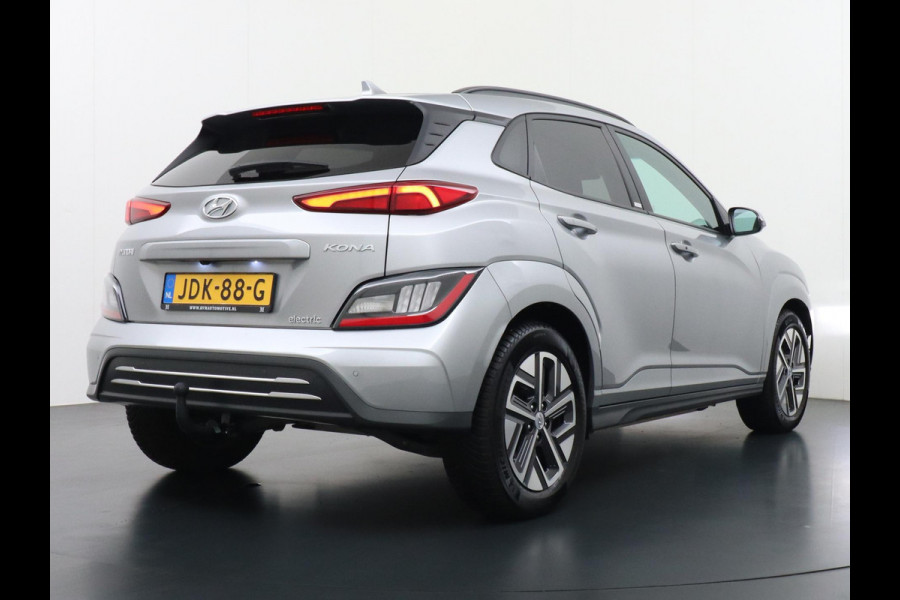 Hyundai Kona Trend VAN: 25.900,- VOOR: 23.330,- UW HERFSTVOORDEEL: 2.570,- 3 FASE LADEN! 64kwh NAVI by Applecarplay/Android auto | rijklaarprijs incl. 12mnd Bovag garantie.