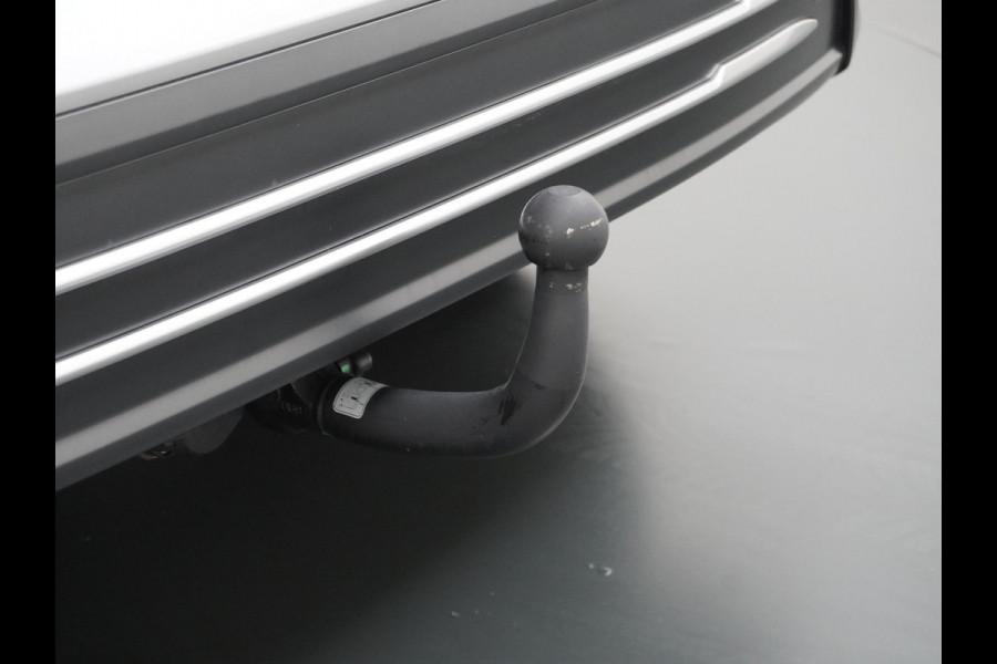Hyundai Kona Trend VAN: 25.900,- VOOR: 23.330,- UW HERFSTVOORDEEL: 2.570,- 3 FASE LADEN! 64kwh NAVI by Applecarplay/Android auto | rijklaarprijs incl. 12mnd Bovag garantie.