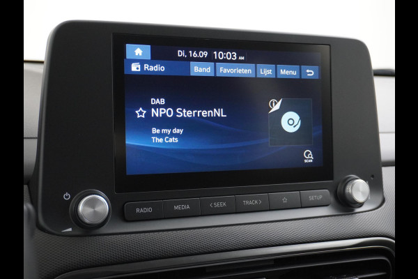 Hyundai Kona Trend VAN: 25.900,- VOOR: 23.330,- UW HERFSTVOORDEEL: 2.570,- 3 FASE LADEN! 64kwh NAVI by Applecarplay/Android auto | rijklaarprijs incl. 12mnd Bovag garantie.