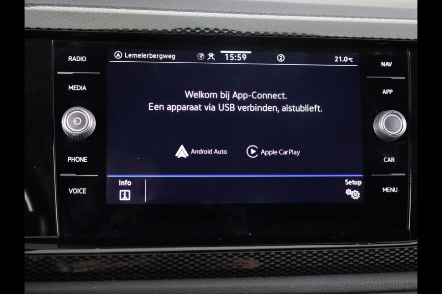 Volkswagen Taigo 1.0 TSI Life 110 pk Automaat (DSG) | Verlengde garantie | Navigatie | Parkeersensoren | Achteruitrijcamera | Keyless | Stoelverwarming |