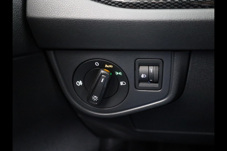 Volkswagen Taigo 1.0 TSI Life 110 pk Automaat (DSG) | Verlengde garantie | Navigatie | Parkeersensoren | Achteruitrijcamera | Keyless | Stoelverwarming |