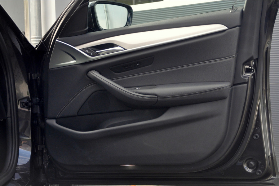 BMW 5 Serie Touring 518d High Executive Edition Automaat | M-Sport | Panoramadak | Comfortstoelen