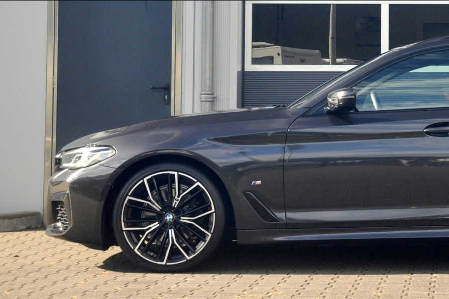 BMW 5 Serie Touring 518d High Executive Edition Automaat | M-Sport | Panoramadak | Comfortstoelen