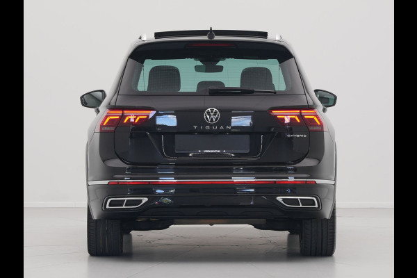 Volkswagen Tiguan 1.4 TSI 245pk eHybrid R-Line Leer Panorama dak trekhaak 20" velgen 360 Camera IQ light 2