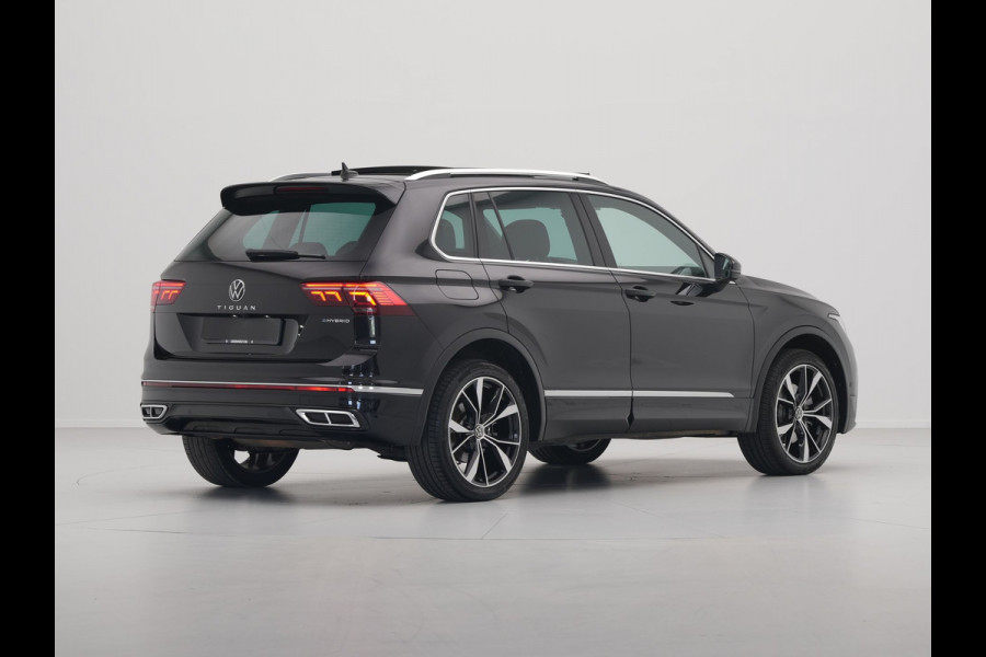 Volkswagen Tiguan 1.4 TSI 245pk eHybrid R-Line Leer Panorama dak trekhaak 20" velgen 360 Camera IQ light 2