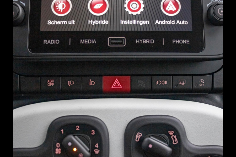 Fiat Panda Hybrid Pandina | Airco | Cruise | Priv Glass | Dakrails | 15" | PDC | Apple Carply | Bicolore