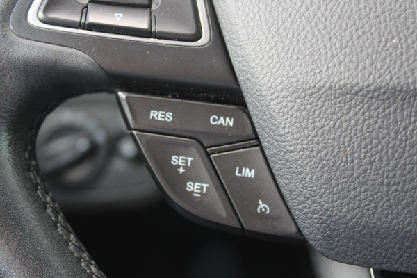 Ford C-MAX 1.0 EcoBoost 125 PK Titanium | Electrische achterklep | Voorruitverwarming | Climate Control | Navigatie | PDC Achter | Cruise Control | Panoramadak