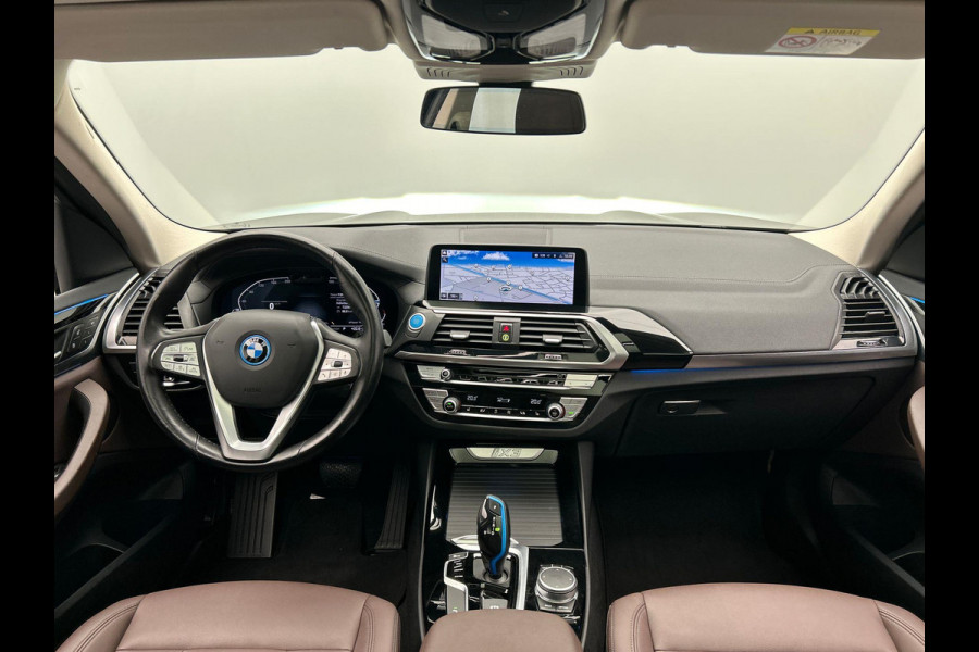 BMW iX3 Executive 80 kWh Trekhaak Pano/dak Leder Apple/Carplay