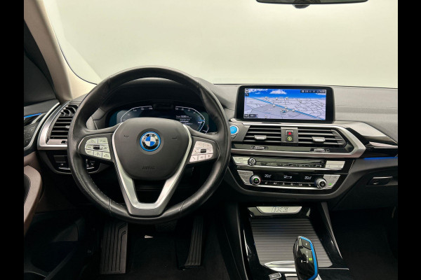 BMW iX3 Executive 80 kWh Trekhaak Pano/dak Leder Apple/Carplay