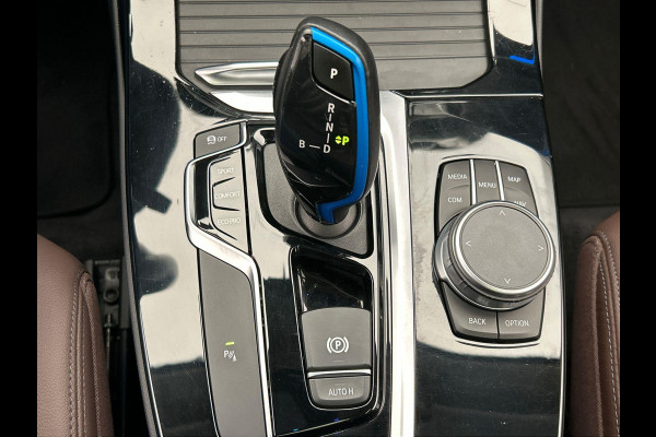 BMW iX3 Executive 80 kWh Trekhaak Pano/dak Leder Apple/Carplay