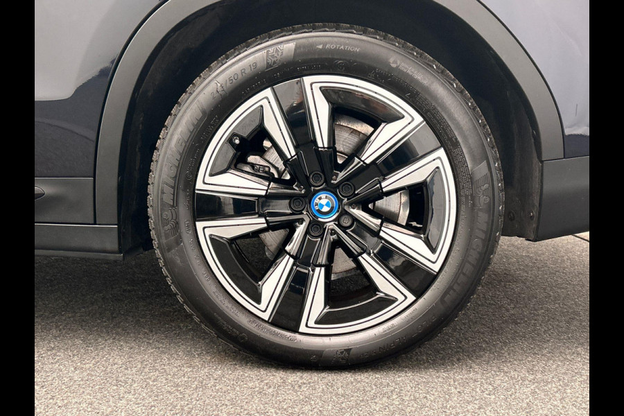 BMW iX3 Executive 80 kWh Trekhaak Pano/dak Leder Apple/Carplay