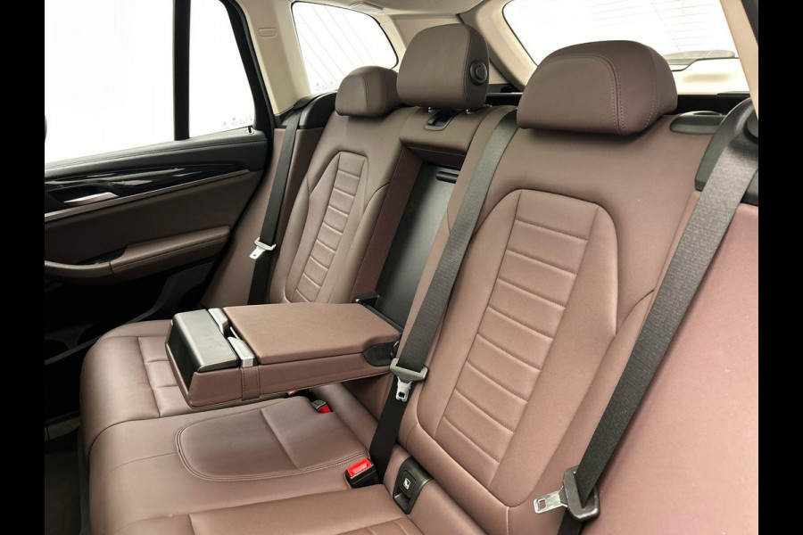 BMW iX3 Executive 80 kWh Trekhaak Pano/dak Leder Apple/Carplay