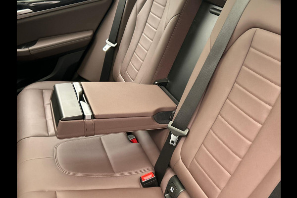 BMW iX3 Executive 80 kWh Trekhaak Pano/dak Leder Apple/Carplay