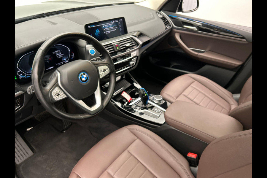 BMW iX3 Executive 80 kWh Trekhaak Pano/dak Leder Apple/Carplay