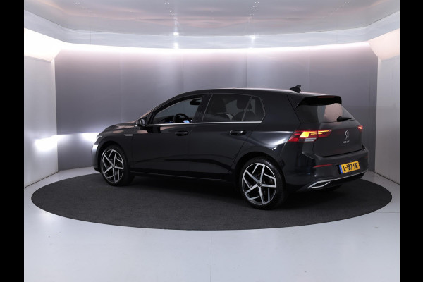 Volkswagen Golf 1.5 TSI Style "8" 130pk 6bak| pano.dak| Navi| 18' LM-velgen|