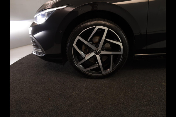 Volkswagen Golf 1.5 TSI Style "8" 130pk 6bak| pano.dak| Navi| 18' LM-velgen|