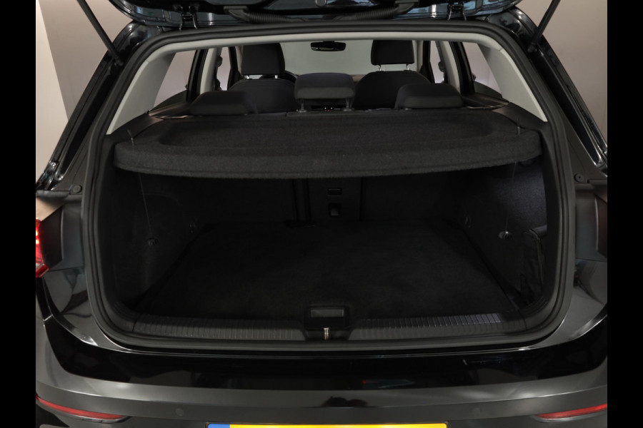 Volkswagen Golf 1.5 TSI Style "8" 130pk 6bak| pano.dak| Navi| 18' LM-velgen|