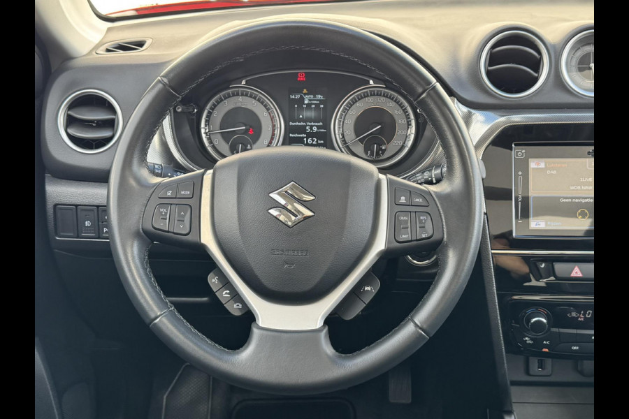 Suzuki Vitara 1.4 Boosterjet Style Smart Hybrid AllGrip Adaptive cruise Climate control Panoramadak Apple / Android Navigatie