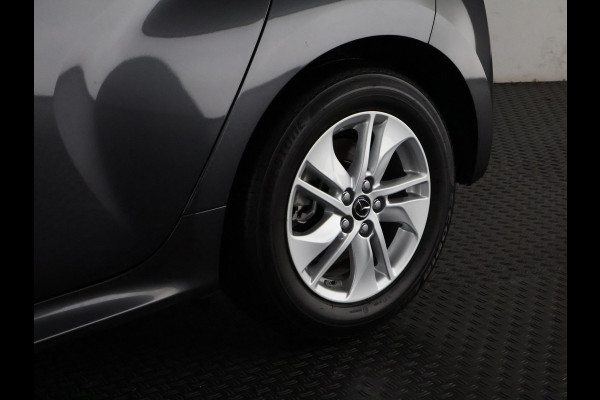 Toyota Yaris Active Mazda 2 | Apple Carplay/Android Auto | Adaptive Cruise Control | Stoelverwarming Toyota Yaris Active Mazda 2 | Apple Carplay/Android Auto | Adaptive Cruise Control | Stoelverwarming