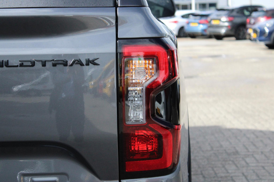 Ford Ranger 2.3 PHEV Wildtrak Double Cab 281pk | 0,99% Rentactie |  5 persoons! | Technology Pack Plus Trailer | Cargo Area Pack | Power Rollertop | Prijs excl. BTW incl. BPM | laadkabel mode 3 16A