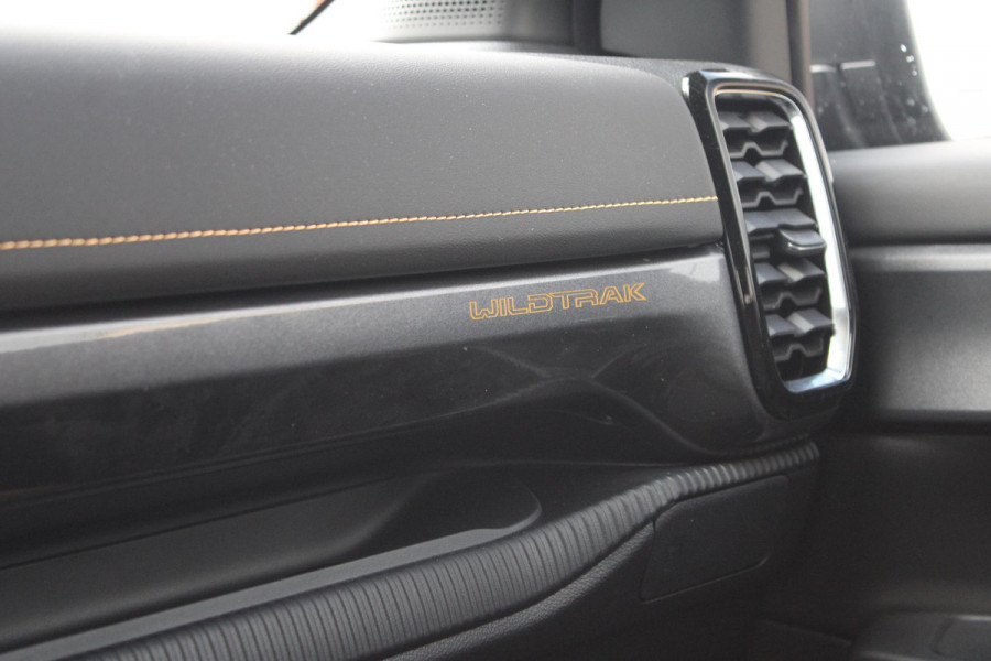 Ford Ranger 2.3 PHEV Wildtrak Double Cab 281pk | 0,99% Rentactie |  5 persoons! | Technology Pack Plus Trailer | Cargo Area Pack | Power Rollertop | Prijs excl. BTW incl. BPM | laadkabel mode 3 16A