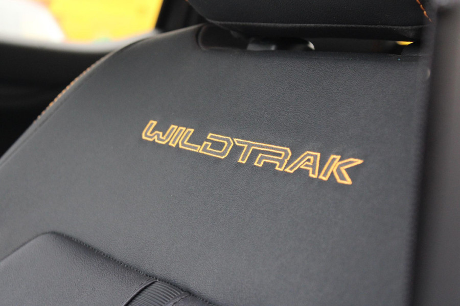 Ford Ranger 2.3 PHEV Wildtrak Double Cab 281pk | 0,99% Rentactie |  5 persoons! | Technology Pack Plus Trailer | Cargo Area Pack | Power Rollertop | Prijs excl. BTW incl. BPM | laadkabel mode 3 16A