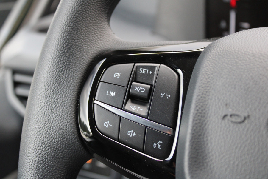 Ford Transit Custom 320 2.0 TDCI L2H1 Trend 136pk - Carplay - Android - LED koplampen - Stoelverwarming - 70l tank - Rijklaar