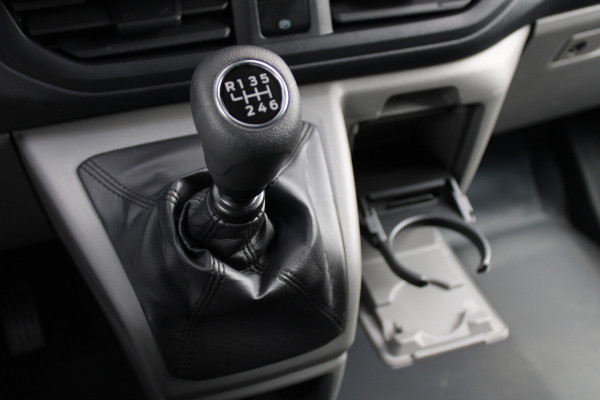 Ford Transit Custom 320 2.0 TDCI L2H1 Trend 136pk - Carplay - Android - LED koplampen - Stoelverwarming - 70l tank - Rijklaar