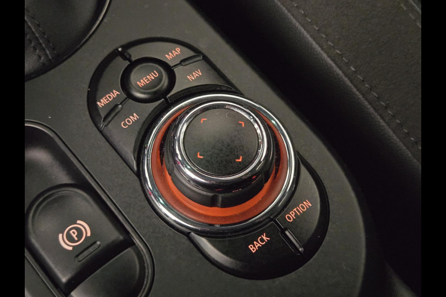 MINI Mini 2.0 Cooper S John Cooper Works | ADAPTIVE CRUISE | HEAD UP | KEYLESS | CAMERA | ADAPTIEF ONDERSTEL |