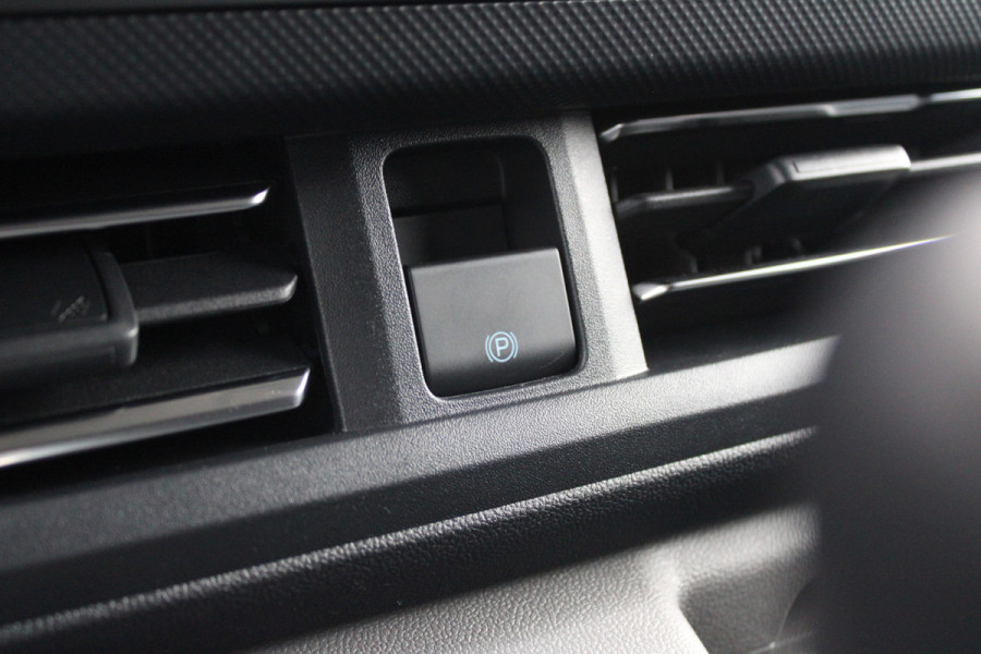 Ford Transit Custom 320 2.0 TDCI L2H1 Limited DC 150pk - Trekhaak - ACC - Navi - Blind Spot - Stoel/Stuurverwarming - Carplay - Rijklaar