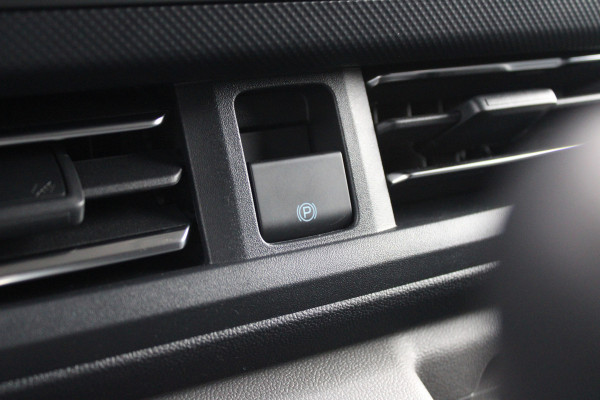 Ford Transit Custom 320 2.0 TDCI L2H1 Limited DC 150pk - Trekhaak - ACC - Navi - Blind Spot - Stoel/Stuurverwarming - Carplay - Rijklaar