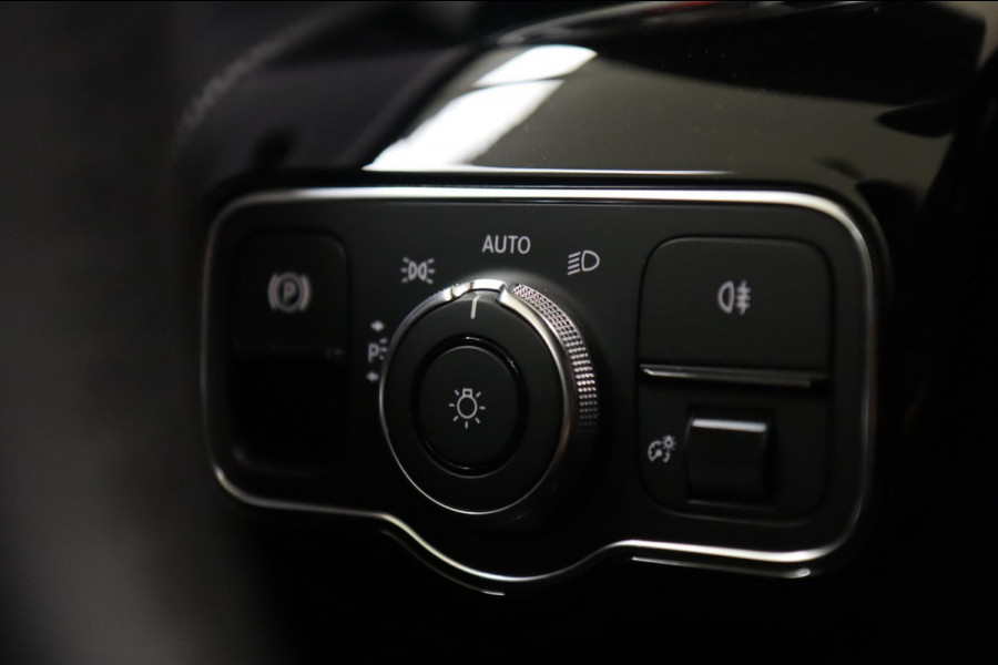 Mercedes-Benz CLA-Klasse AMG 35 4MATIC Premium Plus / PANO/CARPLAY/HK/360CAM/VOL