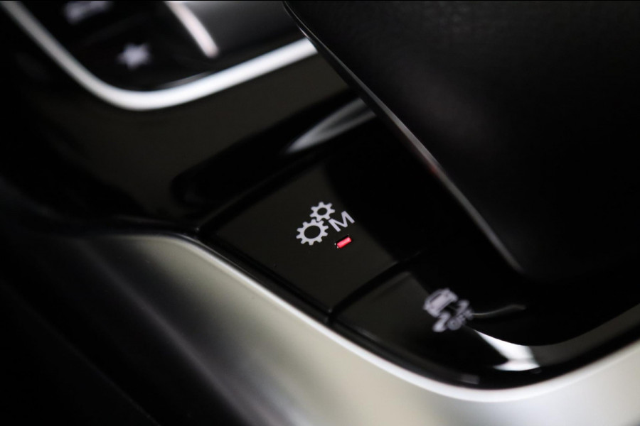 Mercedes-Benz CLA-Klasse AMG 35 4MATIC Premium Plus / PANO/CARPLAY/HK/360CAM/VOL