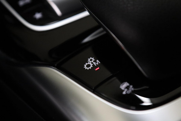 Mercedes-Benz CLA-Klasse AMG 35 4MATIC Premium Plus / PANO/CARPLAY/HK/360CAM/VOL
