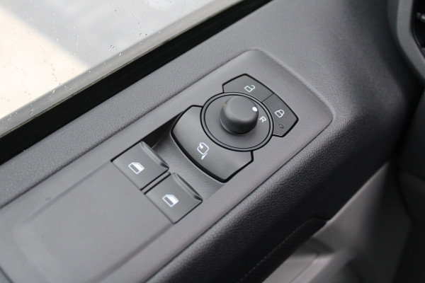 Ford Transit Custom 320 2.0 TDCI L2H1 Trend 170pk - Camera - Carplay - Android - LED koplampen - Stoelverwarming - 70l tank - Rijklaar Ford Transit Custom 320 2.0 TDCI L2H1 Trend 170pk - Camera - Carplay - Android - LED koplampen - Stoelverwarming - 70l tank - Rijklaar